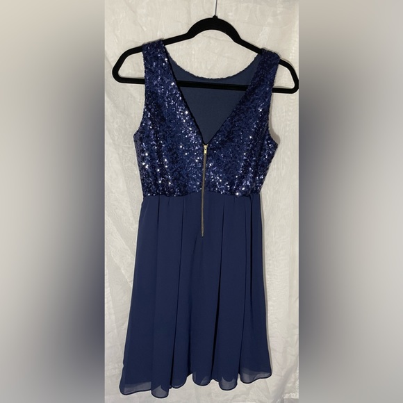 Sequin Chic Dress / Robe Soirée à Paillettes - Picture 7 of 10